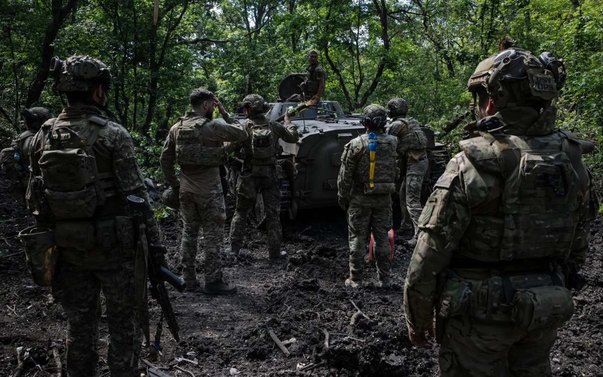 Ukraine loay hoay tìm cách vượt bãi mìn và đối phó trực thăng sát thủ của Nga